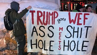 À Davos, des militants manifestent contre le Forum économique et la venue de Trump