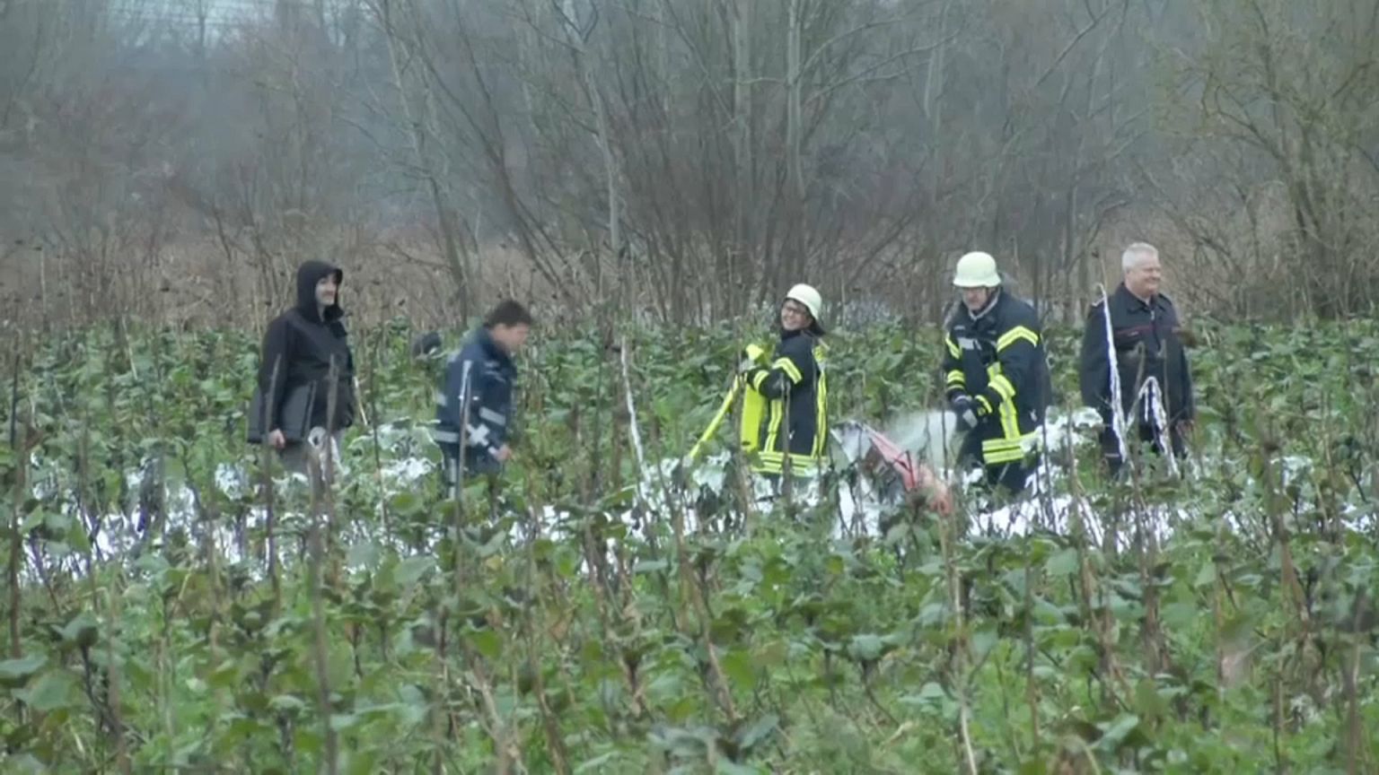 Luftunfall von Sportflugzeug und Hubschrauber 