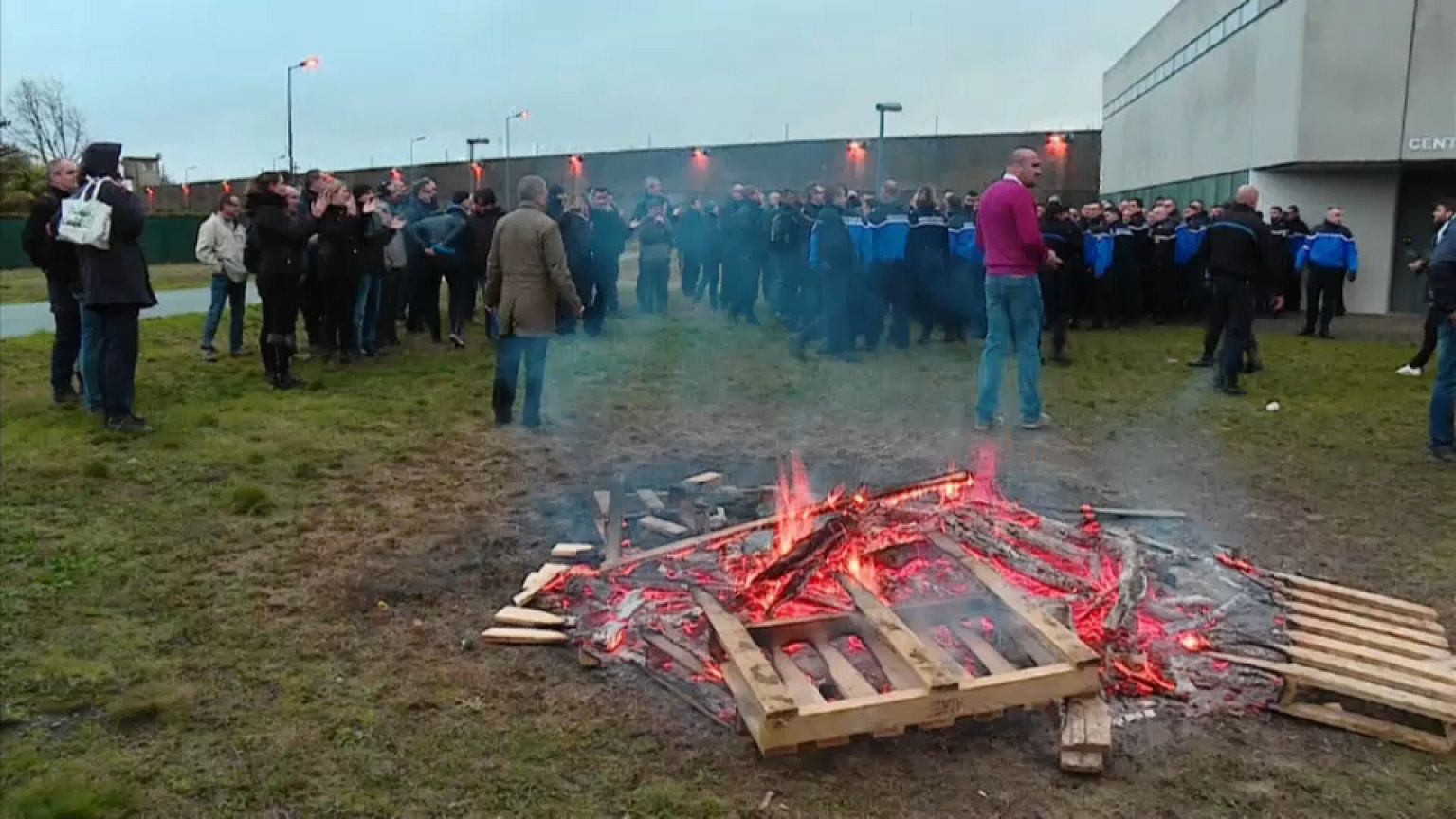 Le proteste delle guardie penitenziarie francesi
