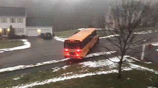 Bus rutscht gefährlich in Massachusetts
