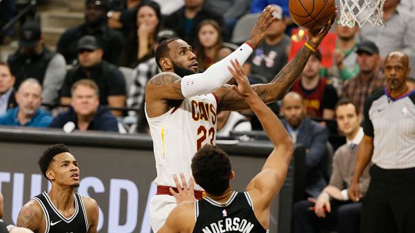LeBron James soma 30 mil pontos na carreira LeBron James soma 30 mil pontos na carreira