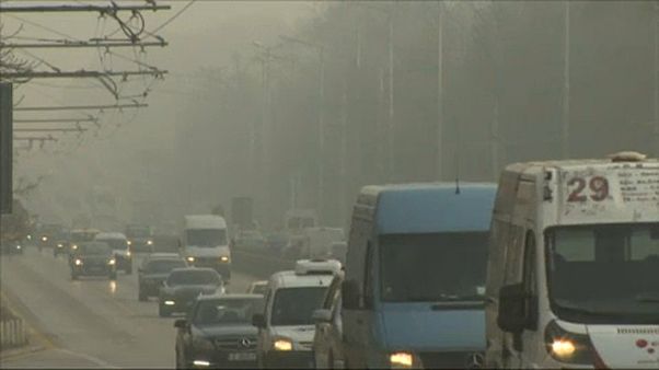 Πάνω από τα όρια συναγερμού το νέφος σε 10 πόλεις Πάνω από τα όρια συναγερμού το νέφος σε 10 πόλεις