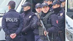 Sosyal medya paylaşımları nedeniyle en 150 kişi göz altına alındı, 11 kişi tutuklandı