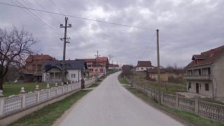  قرية صربية ذات منازل فاخرة ولكن فارغة وخاوية على عروشها