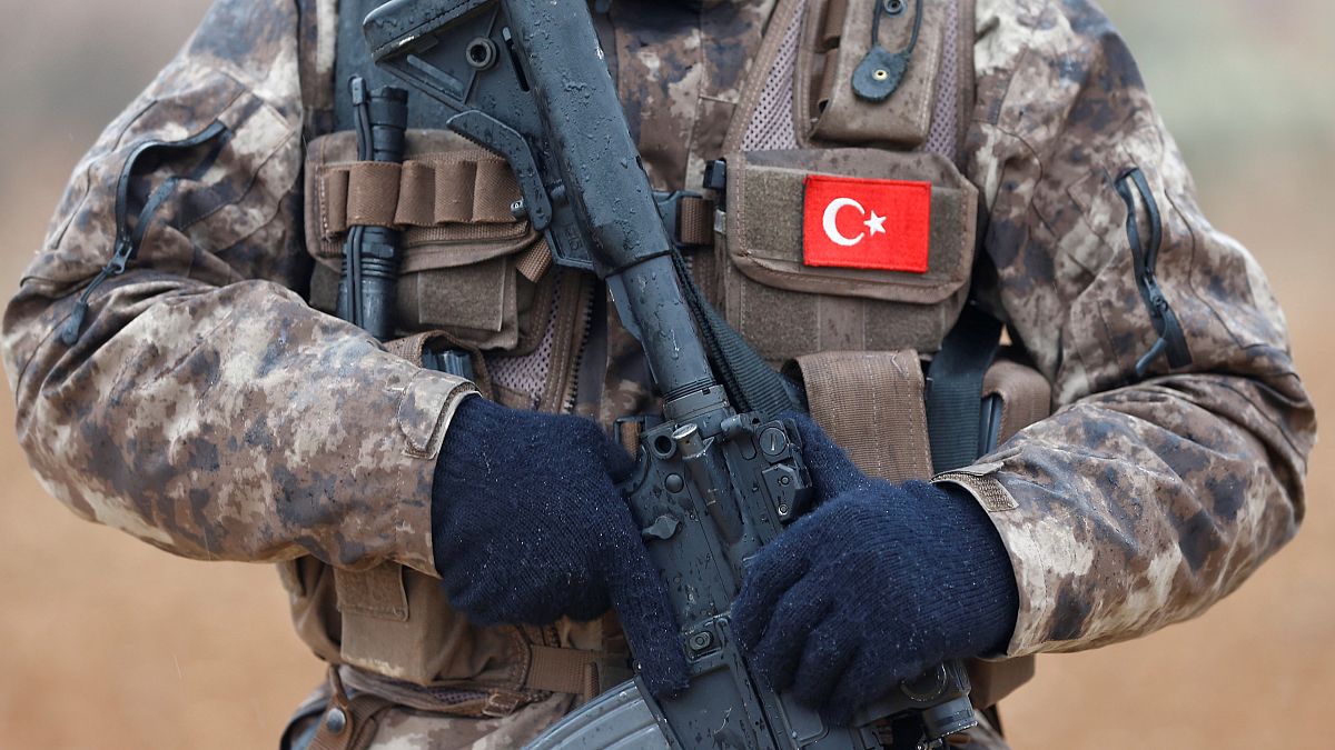 Un soldat turc à la frontière syrienne.