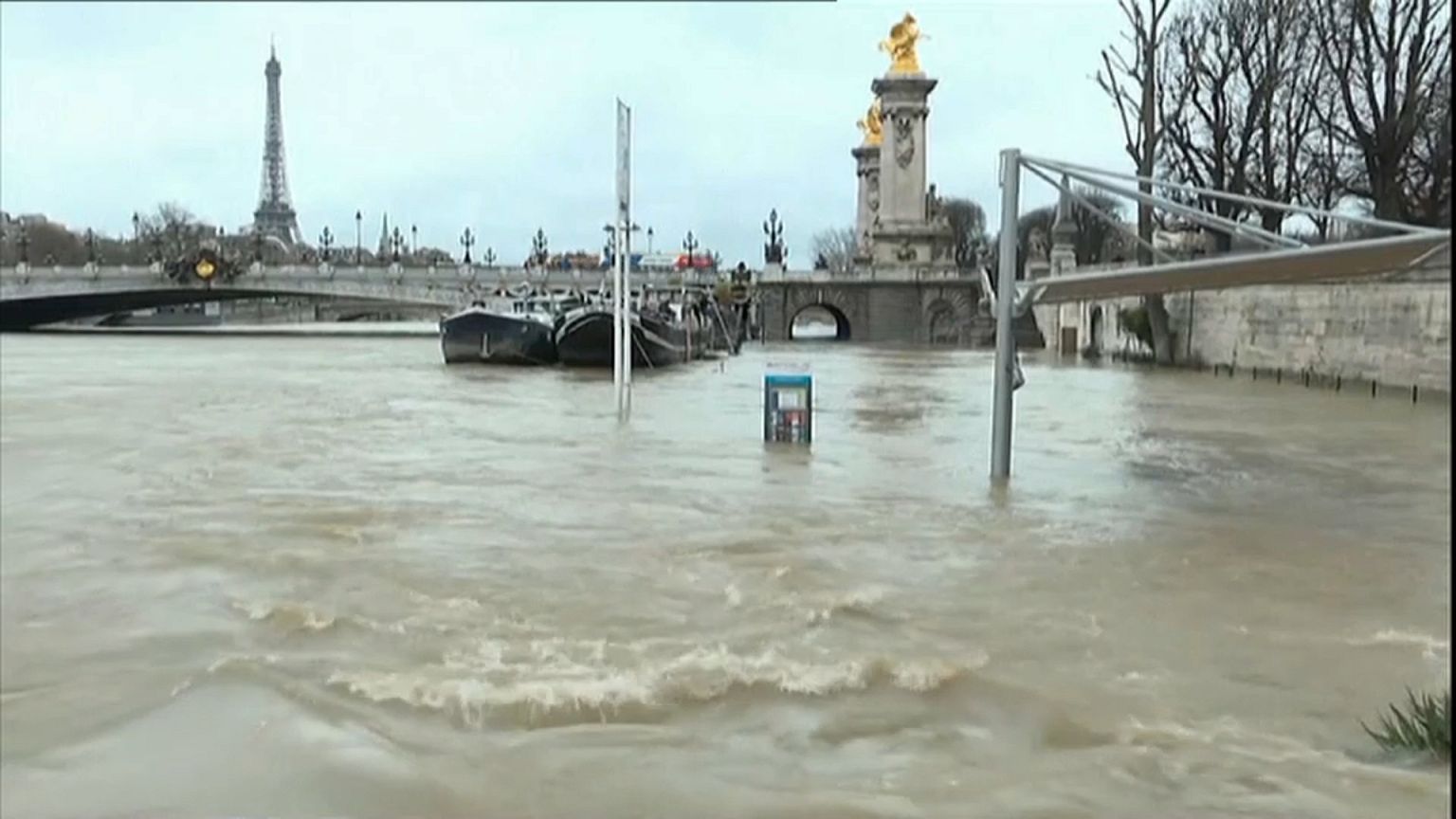 "Большая вода" в Париже