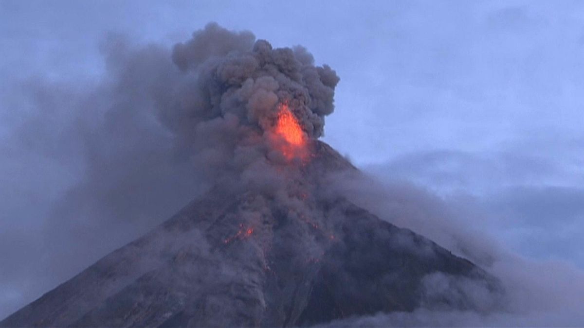بركان جبل مايون في الفلبين