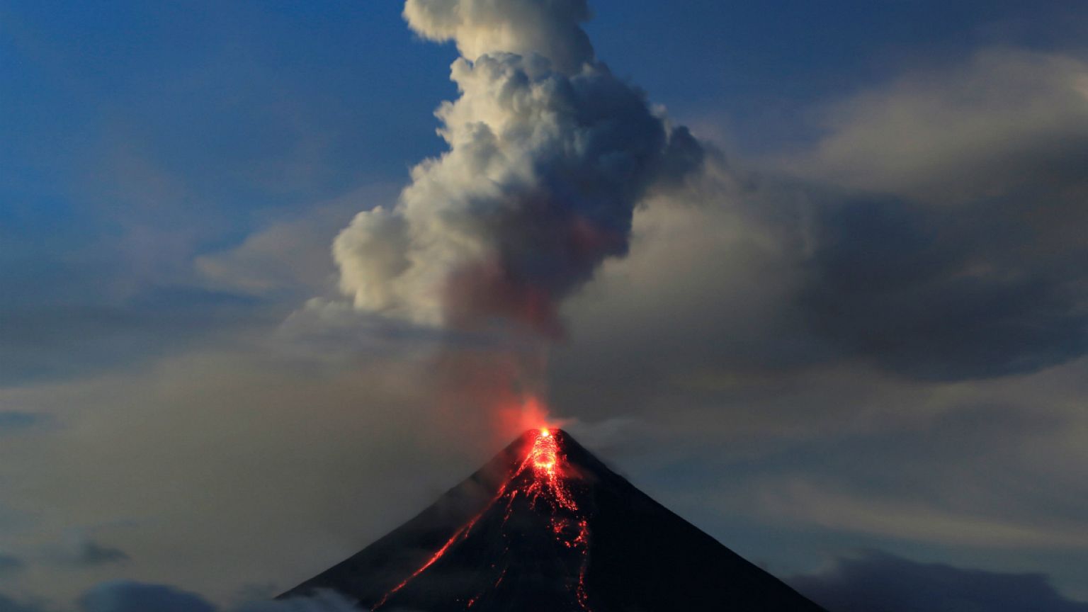 Mayon nem nyugszik