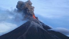 Filipinler'de Mayon Yanardağı patladı