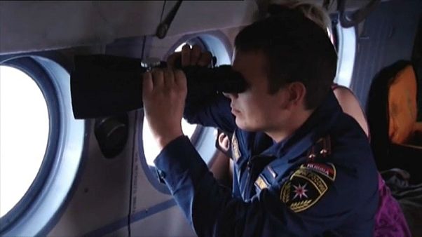 Поиски "Востока" в Японском море продолжаются Поиски "Востока" в Японском море продолжаются