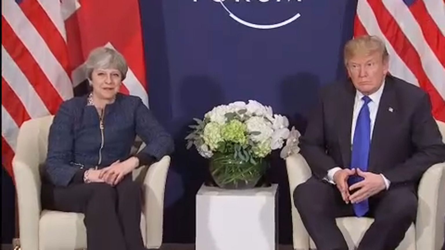 Trump és May Davosban: új szelek Washington és London között