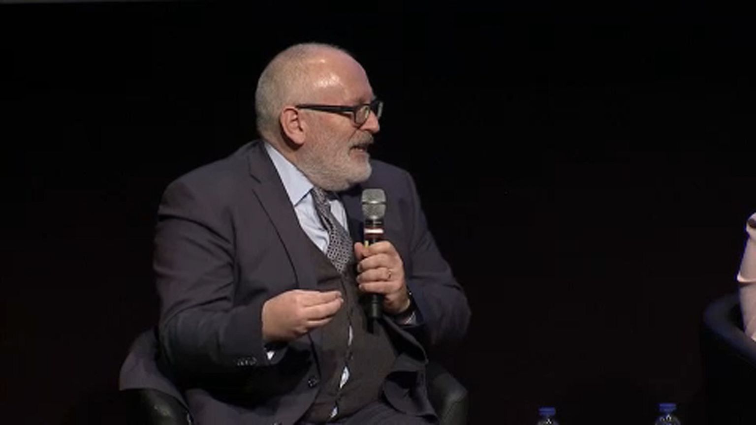 Timmermans az antiszemitizmus kihasználásáról