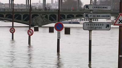 بالا آمدن آب رودخانه «مارن»؛ آب گرفتگی خیابانهای حومه پاریس