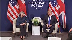 Trump y May estrechan lazos en Davos 