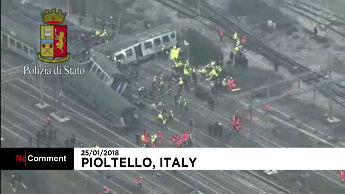 При крушении поезда под Миланом погибли трое человек