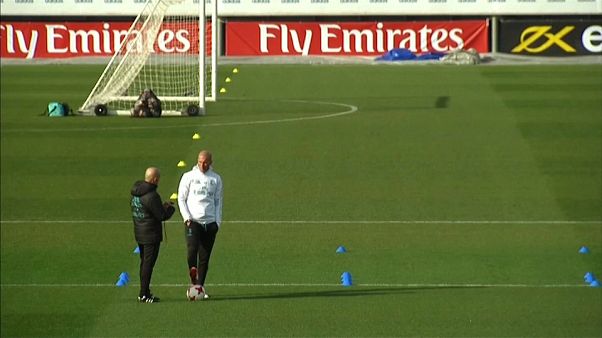 Zinédine Zidane se juega su puesto en el banquillo del Real Madrid Zinédine Zidane se juega su puesto en el banquillo del Real Madrid