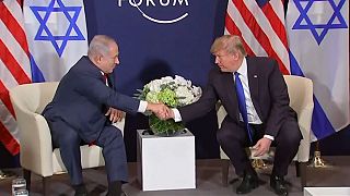 Trump reafirma sintonia com Israel e ameaça cortar ajudas aos palestinianos