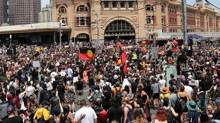 أستراليا تحتفل بيومها الوطني وسط تظاهرات لآلاف النشطاء تطالب بإلغائه