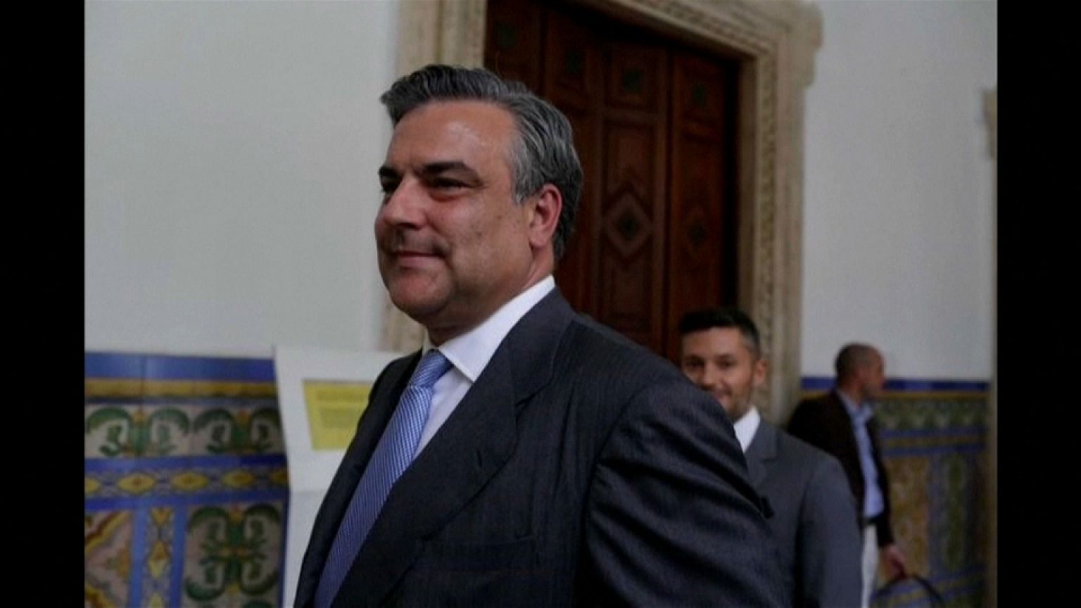España da 72 horas al embajador venezolano para que abandone el país