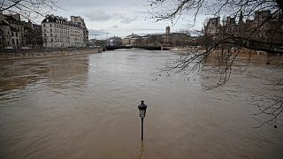 100 éve nem volt ekkora árvíz Párizsban, a java pedig még hátra van