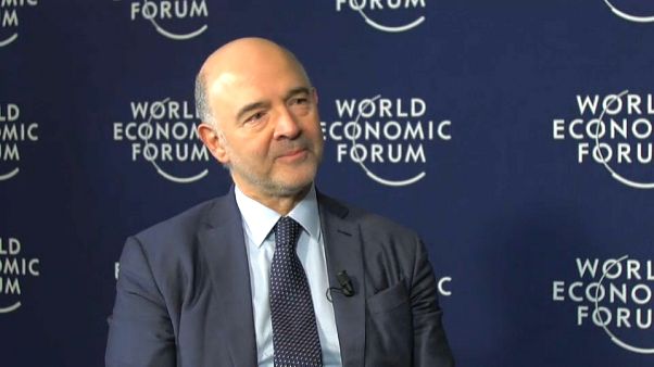 Moscovici defiende la vía europea frente al "America First" de Trump Moscovici defiende la vía europea frente al "America First" de Trump