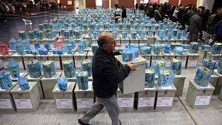 Κύπρος: «Μάχη» για τους αναποφάσιστους ψηφοφόρους λίγο πριν τις κάλπες