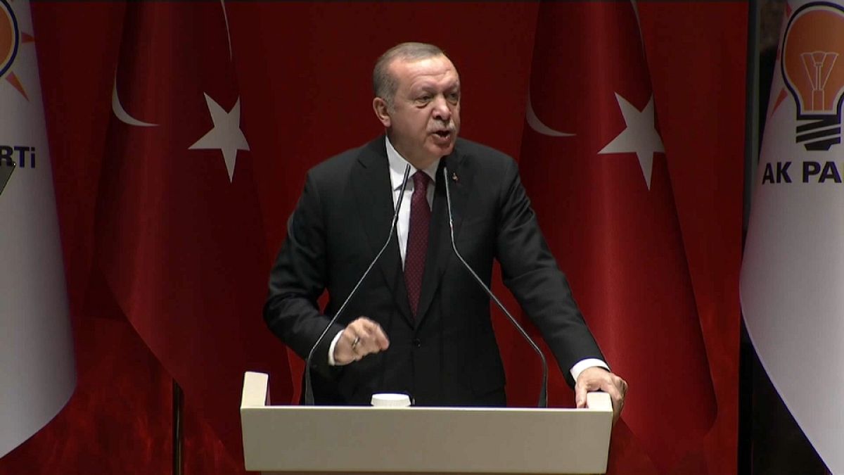 Erdogan menace d'élargir l'offensive contre les Kurdes 