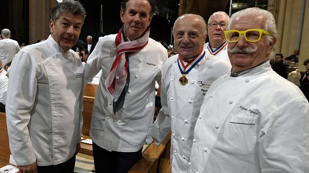 "Il est un exemple pour nous, merci Monsieur Paul !" "Il est un exemple pour nous, merci Monsieur Paul !"