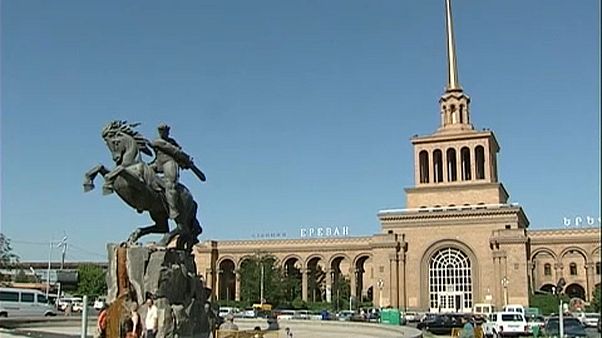 "Örményország versenyképes jövőt épít" "Örményország versenyképes jövőt épít"