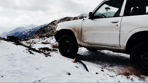 Neve in Arabia, e i sauditi non parlano d'altro sui social Neve in Arabia, e i sauditi non parlano d'altro sui social