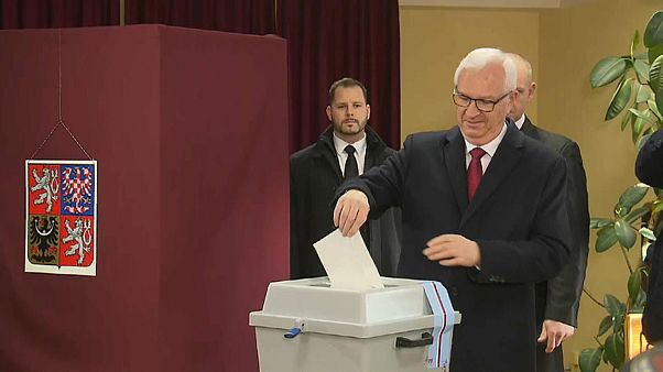 Çek halkı cumhurbaşkanlığı seçimin 2. turunda sandık başına gitti Çek halkı cumhurbaşkanlığı seçimin 2. turunda sandık başına gitti
