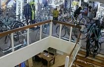 Watch: thieves steal €100,000 of bikes from Dutch store