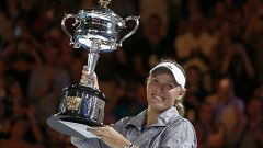 Caroline Wozniacki beats Simona Halep to win Australian Open