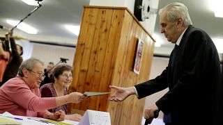 Tchéquie : Milos Zeman remporte la présidentielle