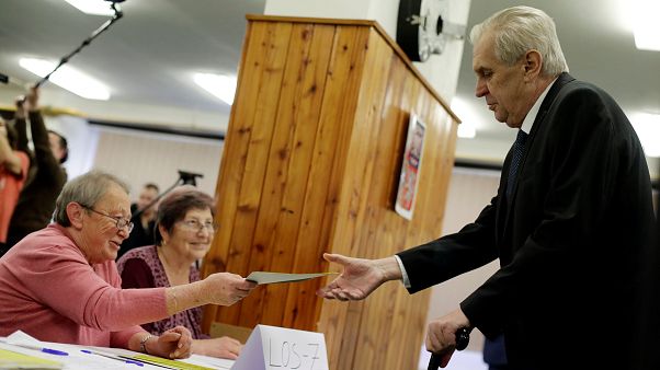 Tchéquie : Milos Zeman remporte la présidentielle Tchéquie : Milos Zeman remporte la présidentielle