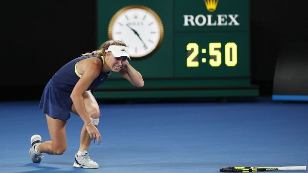Caroline Wozniacki remporte l'Open d'Australie et redevient n°1 mondiale. Caroline Wozniacki remporte l'Open d'Australie et redevient n°1 mondiale.
