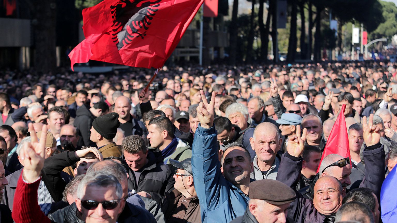 Manifestation dans les rues de Tirana