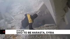 Região síria de Ghouta bombardeada durante a noite