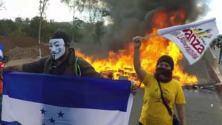 Honduras: Hernandez giura, la gente protesta