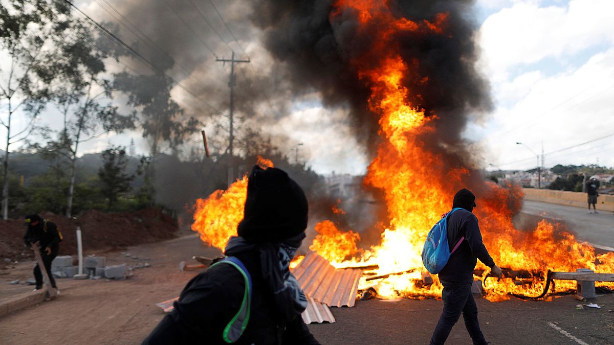 Ονδούρα: Εν μέσω διαδηλώσεων ορκίστηκε ο Ερνάντεζ