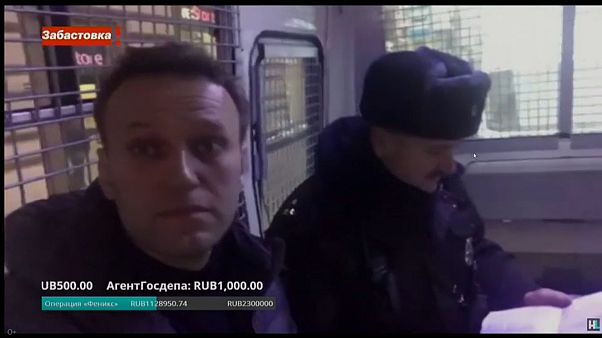 Полиция освободила Навального Полиция освободила Навального