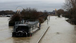 فيضان نهر السين يتسبب في إجلاء 1500 شخص في باريس