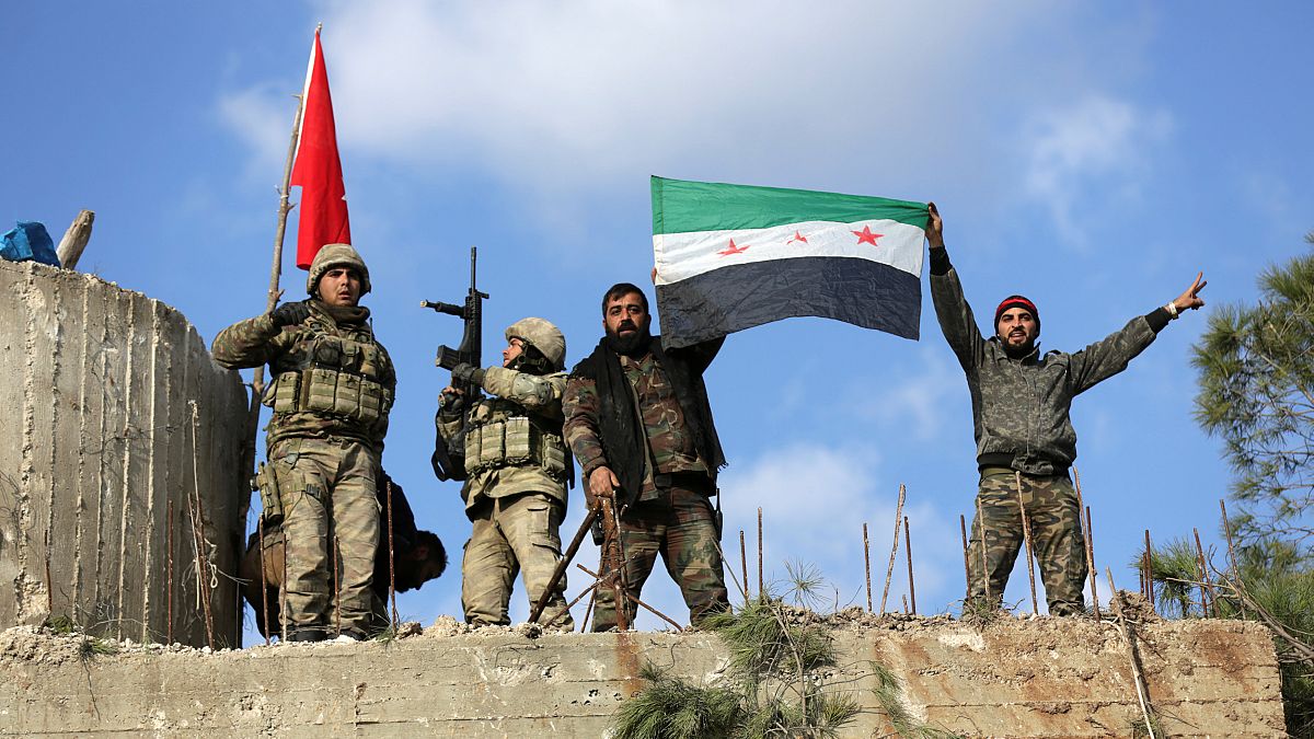 القوات التركية والجيش السوري الحر يسيطرون على منطقة استراتيجية شمال عفرين