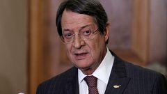 Nikosz Anasztasziadesz sajtótájékoztató tart az első forduló után