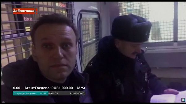 Polícia russa liberta Navalny depois de curta detenção Polícia russa liberta Navalny depois de curta detenção
