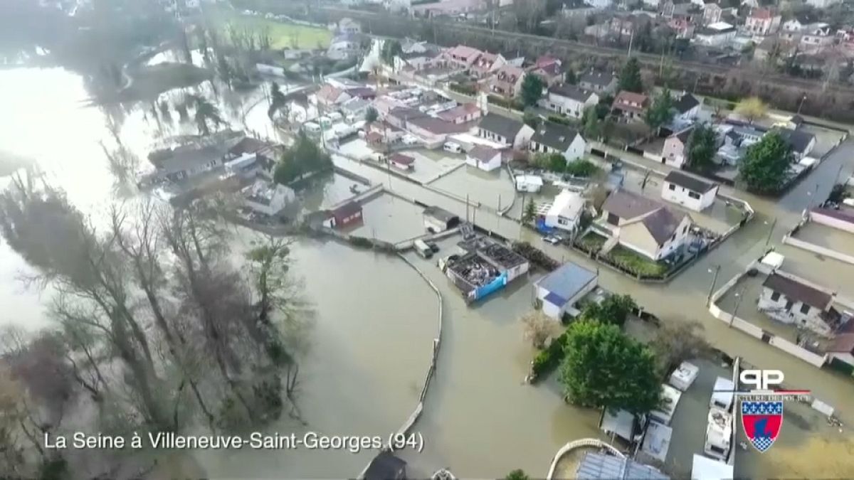 Evacuations as river Seine continues to rise