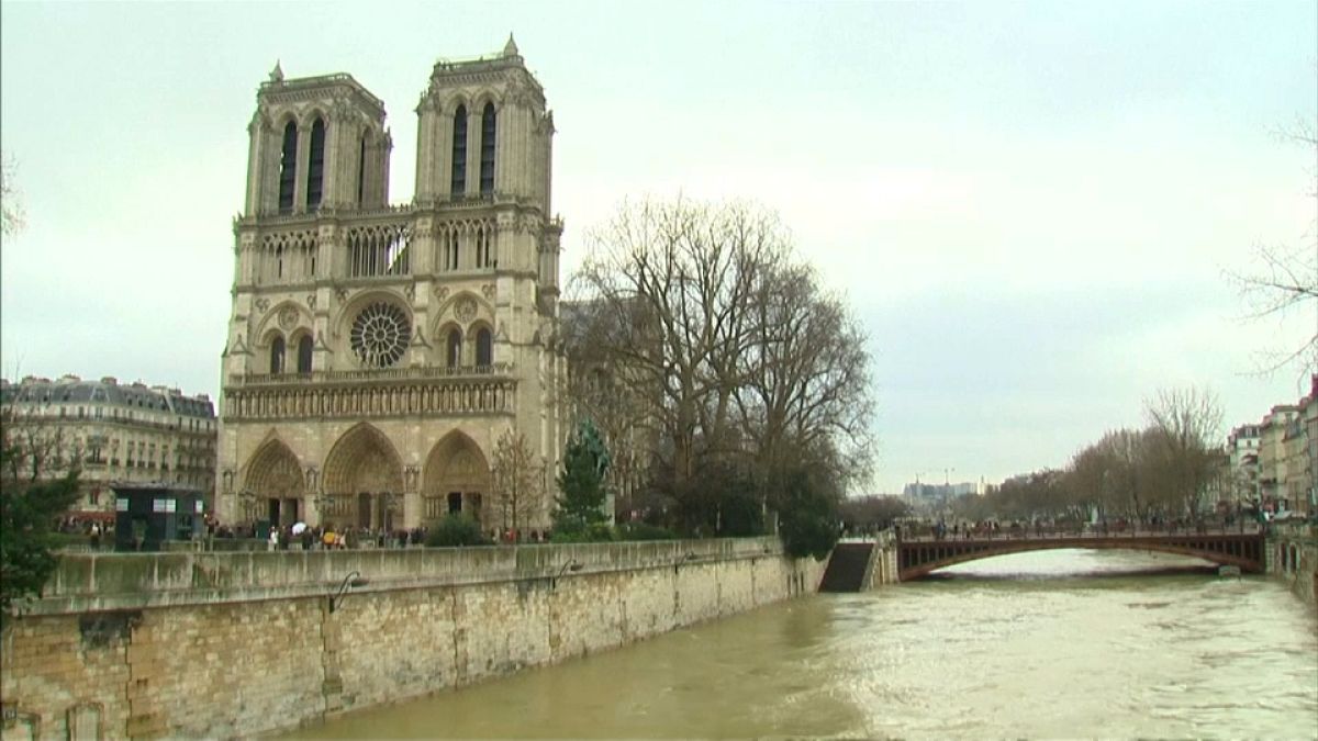 1.500 personas evacuadas en la región parisina por la crecida del Sena