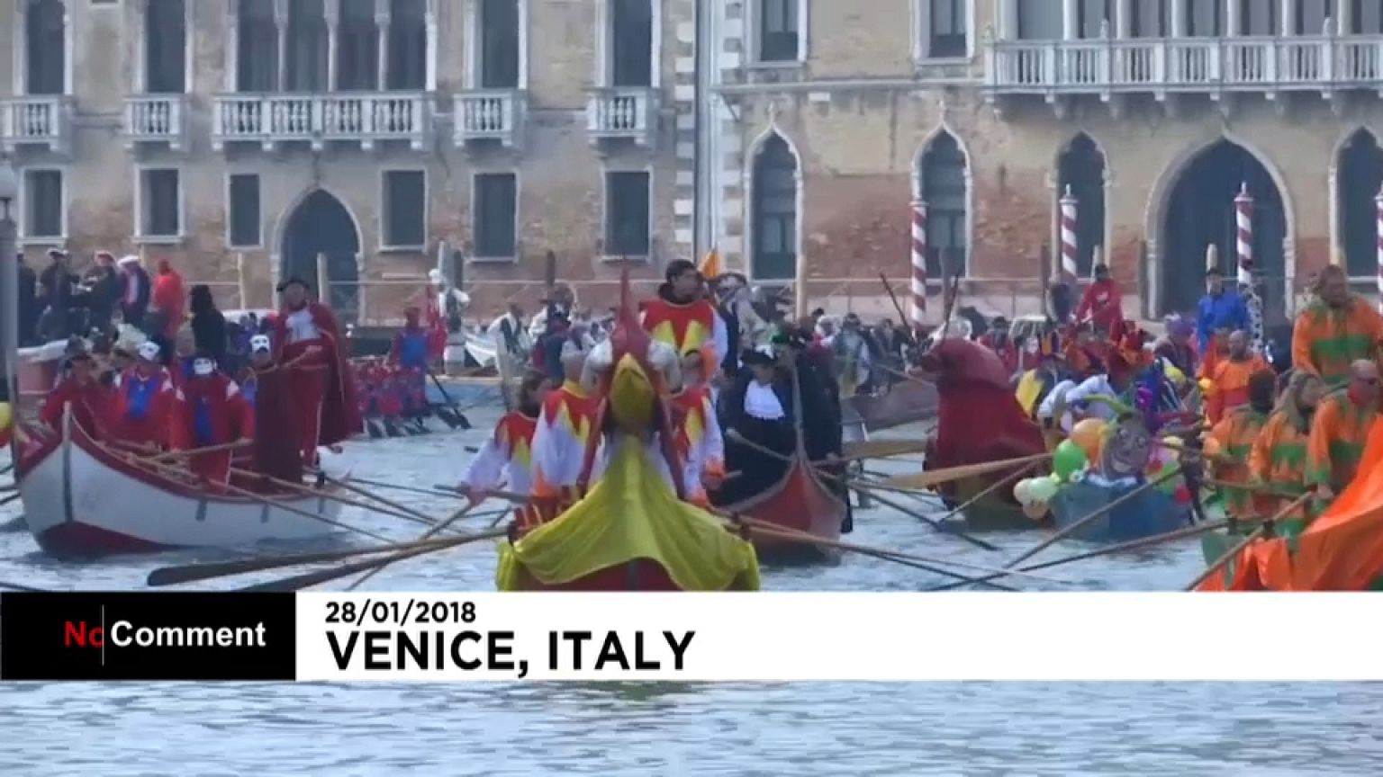 Rato gigante abre famoso Carnaval de Veneza