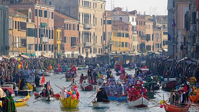 Maskeleriyle ünlü Venedik Karnavalı