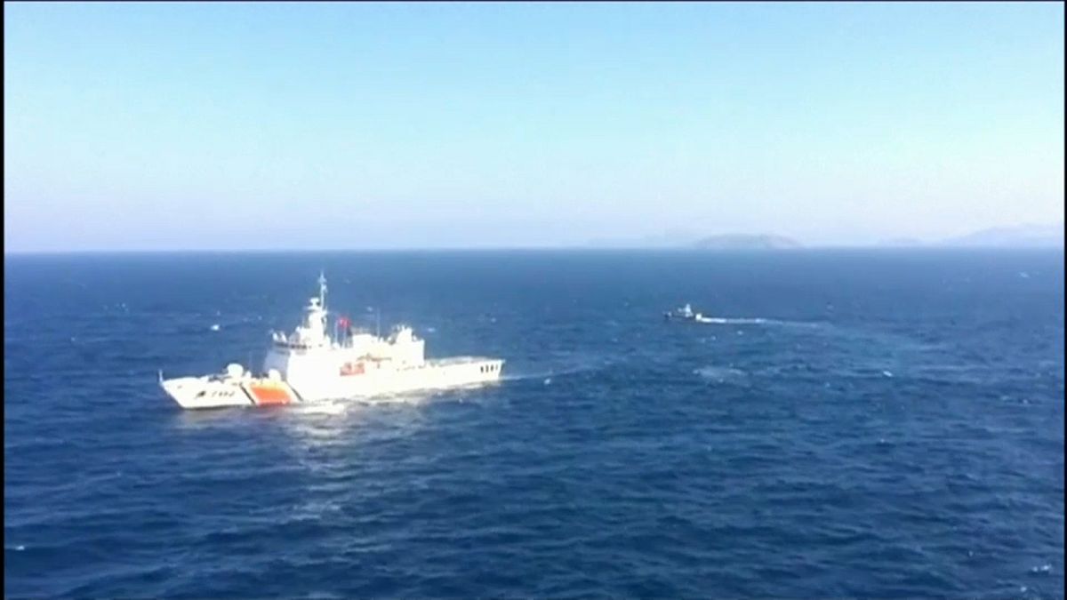 Yunan botu ve gemisi Kardak bölgesinden uzaklaştırıldı